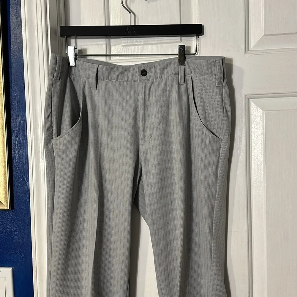 Men’s Adidas Gray Print Polyester & Spandex Athletic Golf Pants Size 36 x 32